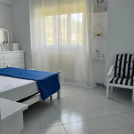 Apartment Dreams *
